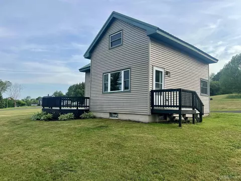 Exterior - 606 Mcclellan, Rockland, MI 49960 photo 3 of 4
