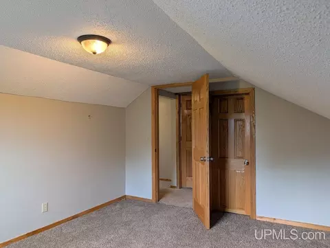 Bedroom - 606 Mcclellan, Rockland, MI 49960 photo 2 of 3