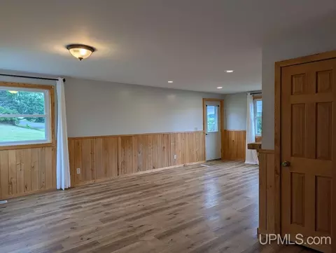 Living - 606 Mcclellan, Rockland, MI 49960 photo 1 of 2