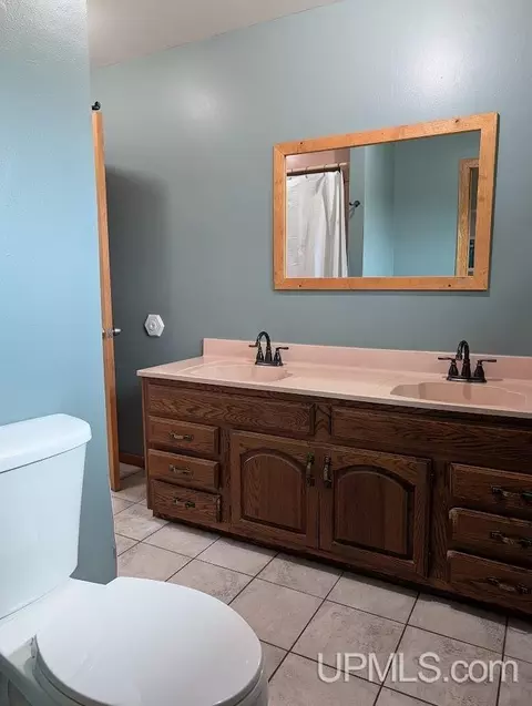 Bath - 606 Mcclellan, Rockland, MI 49960 photo 2 of 2
