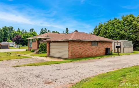 802 Palms, Ishpeming, MI 49849 photo 4