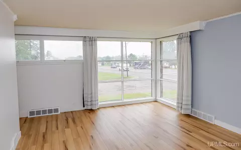 802 Palms, Ishpeming, MI 49849 photo 7