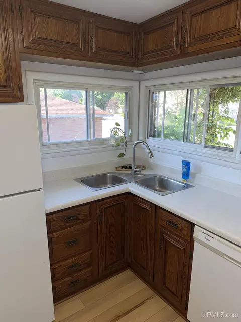 802 Palms, Ishpeming, MI 49849 photo 15