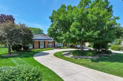 5466 Coral Rdg, Grand Blanc, MI 48439