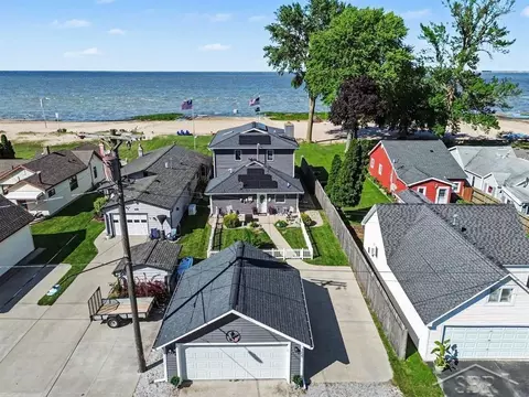 705 Bay, Bay City, MI 48706