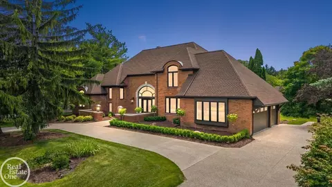 4585 Kiftsgate, Bloomfield Hills, MI 48302
