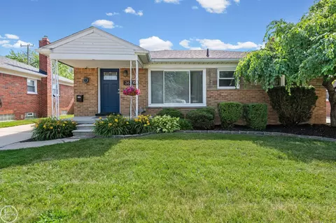 26730 Ursuline, Saint Clair Shores, MI 48081