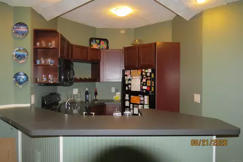 Kitchen - 5155 Ruby Rdg, Holland, MI 49424 photo 3 of 4