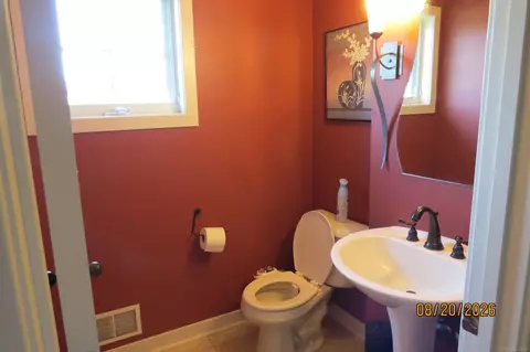 Bath - 5155 Ruby Rdg, Holland, MI 49424 photo 1 of 7