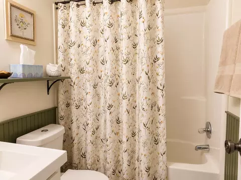 Bath - 3824 Lapham, Harrison, MI 48625 photo 1 of 4