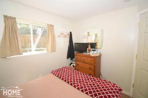 Bedroom - 1121 1131 Lk, Harrison, MI 48625 photo 2 of 4
