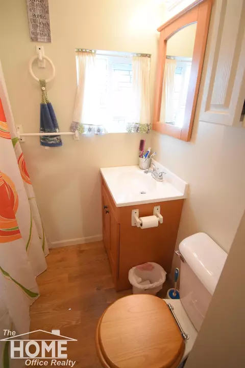 Bath - 1121 1131 Lk, Harrison, MI 48625 photo 1 of 1