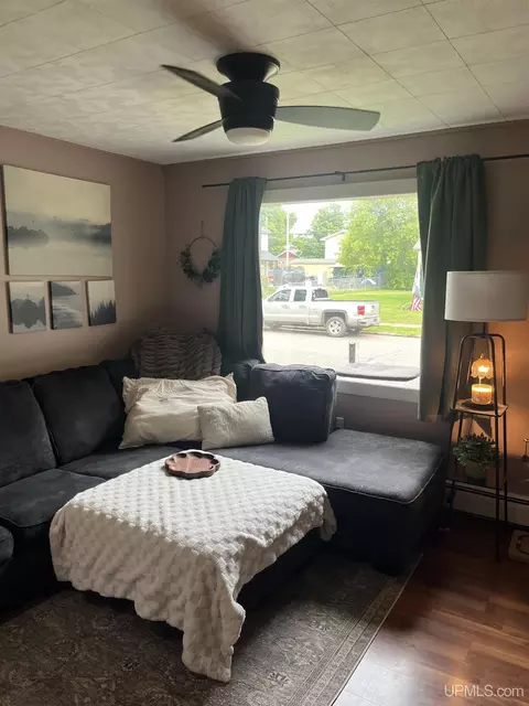 Living - 712 Wabash, Ishpeming, MI 49849 photo 2 of 3