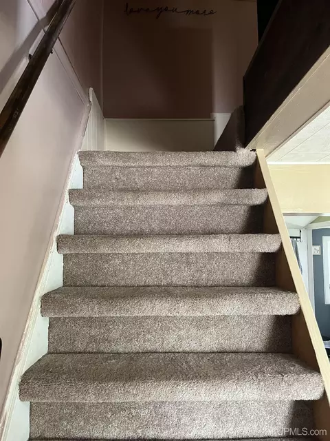 Entry Way - 712 Wabash, Ishpeming, MI 49849 photo 3 of 3