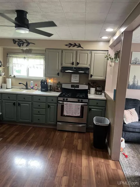 Kitchen - 712 Wabash, Ishpeming, MI 49849 photo 3 of 7