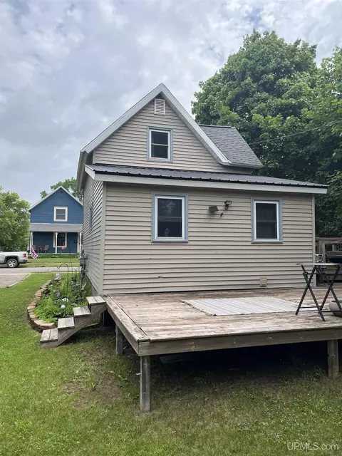 Exterior - 712 Wabash, Ishpeming, MI 49849 photo 12 of 13