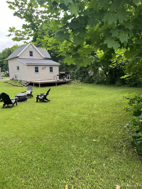 Exterior - 712 Wabash, Ishpeming, MI 49849 photo 10 of 13