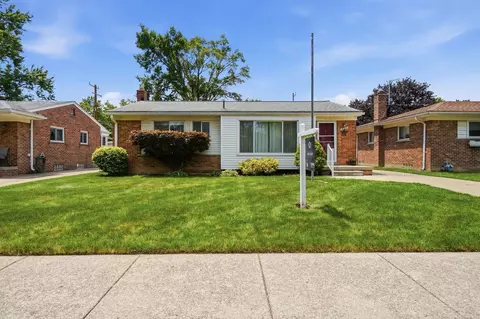 18735 Lexington, Redford, MI 48240
