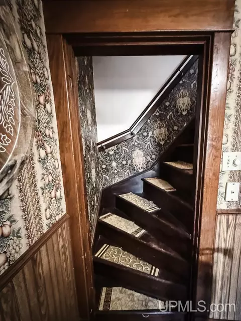 Entry Way - 111 E Main, Negaunee, MI 49866 photo 4 of 30