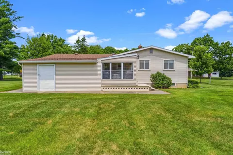 Exterior - 1018 Mildred, Flushing, MI 48433 photo 6 of 10