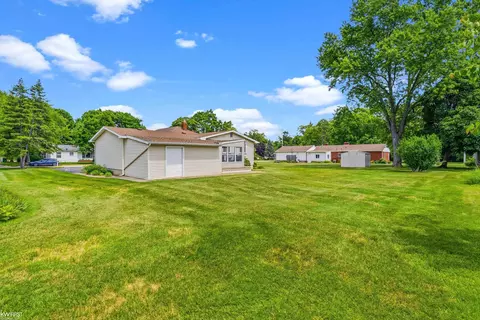 Exterior - 1018 Mildred, Flushing, MI 48433 photo 7 of 10