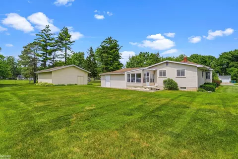 Exterior - 1018 Mildred, Flushing, MI 48433 photo 2 of 10
