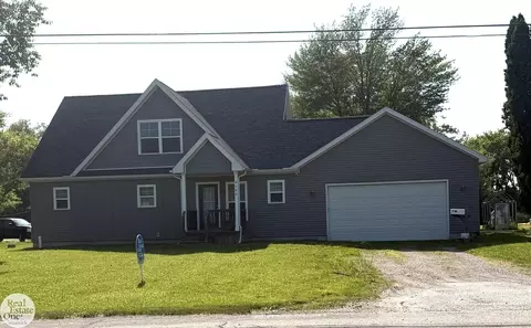 8164 River, Marine City, MI 48039