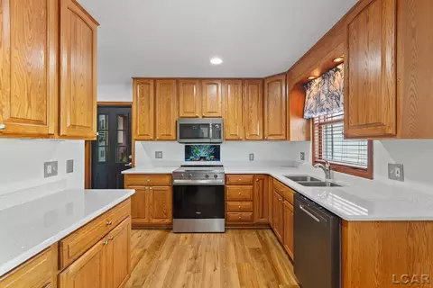 Kitchen - 817 Outer, Tecumseh, MI 49286 photo 2 of 7