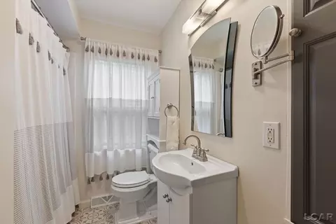 Bath - 817 Outer, Tecumseh, MI 49286 photo 1 of 3