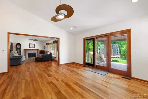 Living - 817 Outer, Tecumseh, MI 49286 photo 5 of 5