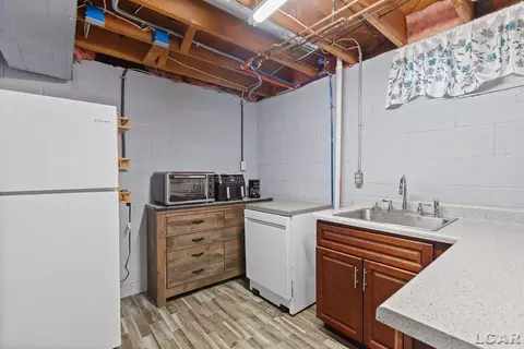 Kitchen - 817 Outer, Tecumseh, MI 49286 photo 7 of 7
