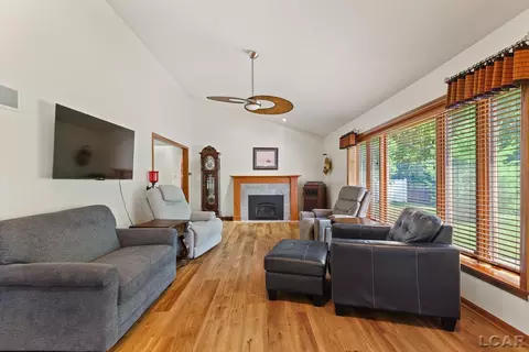 Living - 817 Outer, Tecumseh, MI 49286 photo 1 of 5