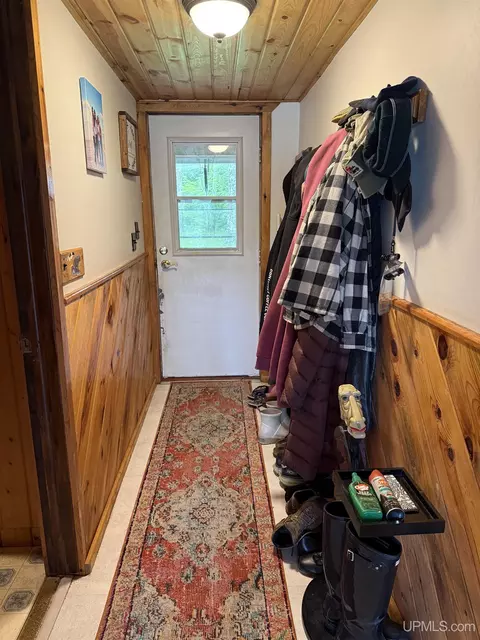 Entry Way - e16983 Nevins Lake Road, Shingleton, MI 49884 photo 1 of 1