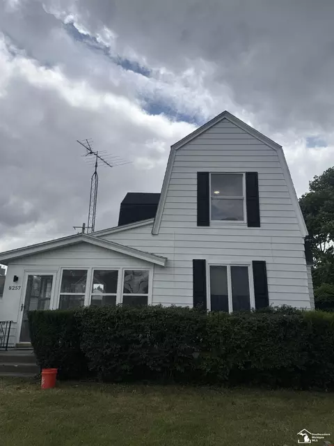 8257 Ida W, Ida, MI 48140