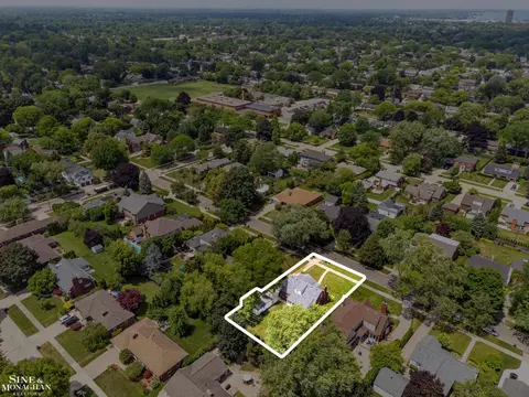 View/Area - 581 Hampton, Grosse Pointe Woods, MI 48236 photo 7 of 13