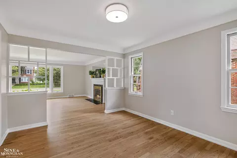 Living - 581 Hampton, Grosse Pointe Woods, MI 48236 photo 6 of 6