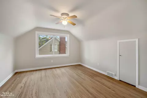 Bedroom - 581 Hampton, Grosse Pointe Woods, MI 48236 photo 6 of 7