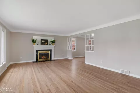 Living - 581 Hampton, Grosse Pointe Woods, MI 48236 photo 1 of 6