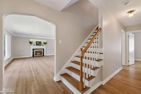Entry Way - 581 Hampton, Grosse Pointe Woods, MI 48236 photo 1 of 1