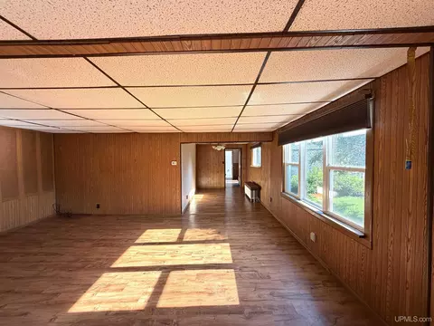 Living - 749 Michigan, Ishpeming, MI 49849 photo 3 of 6