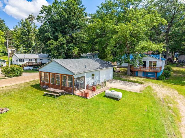 1276 E Long Lk, Harrison, MI 48625