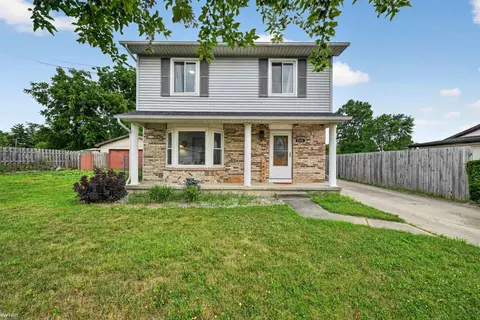 2228 Mclaren, Burton, MI 48529