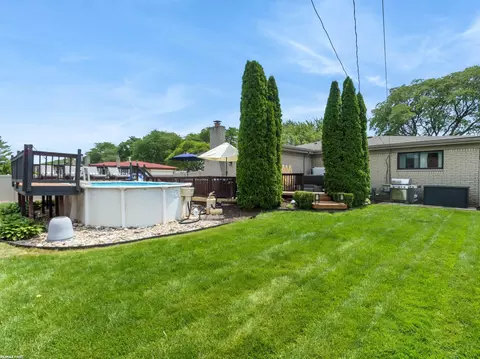 Exterior - 14337 Ivanhoe, Warren, MI 48088 photo 11 of 13