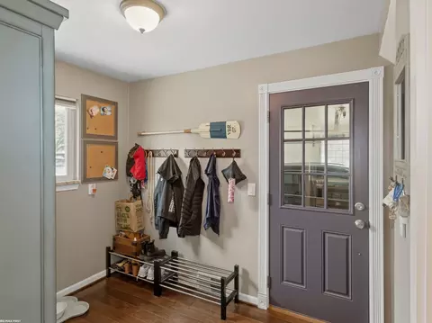 Entry Way - 14337 Ivanhoe, Warren, MI 48088 photo 2 of 4