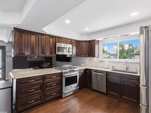 Kitchen - 14337 Ivanhoe, Warren, MI 48088 photo 1 of 2
