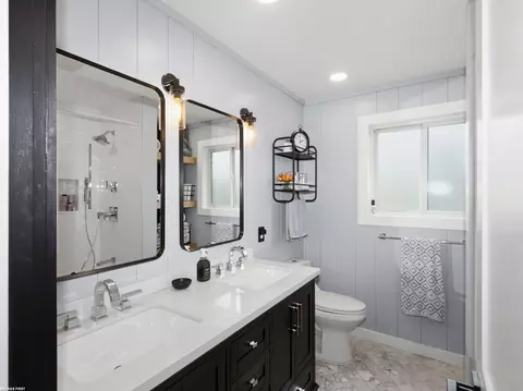 Bath - 14337 Ivanhoe, Warren, MI 48088 photo 1 of 5