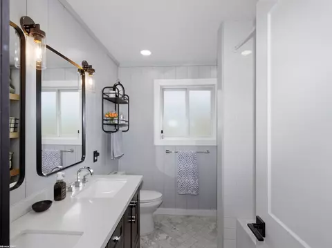 Bath - 14337 Ivanhoe, Warren, MI 48088 photo 2 of 5