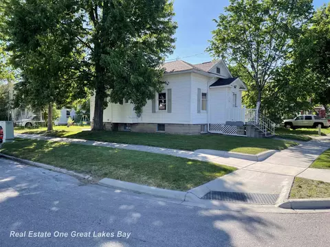 1003 Mackinaw, Saginaw, MI 48602