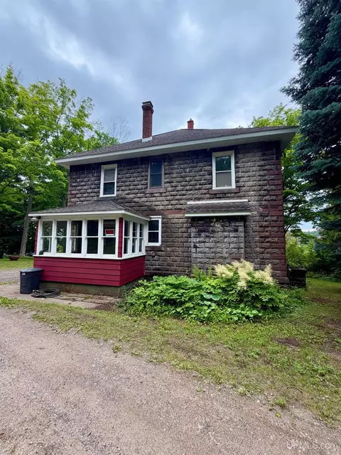 Exterior - 21342 Royce, Hancock, MI 49930 photo 2 of 26