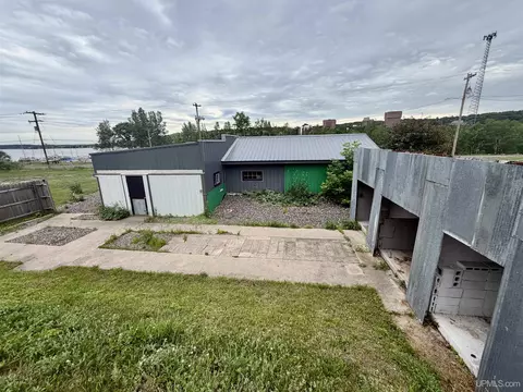 Exterior - 21342 Royce, Hancock, MI 49930 photo 9 of 26